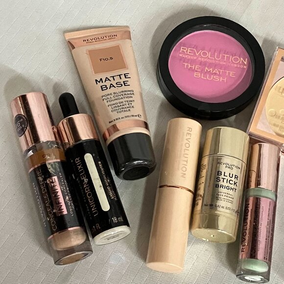 Revolution Makeup Lot Of 10 Concealer Blush Lipstick Primer Powder & More - Picture 2 of 3